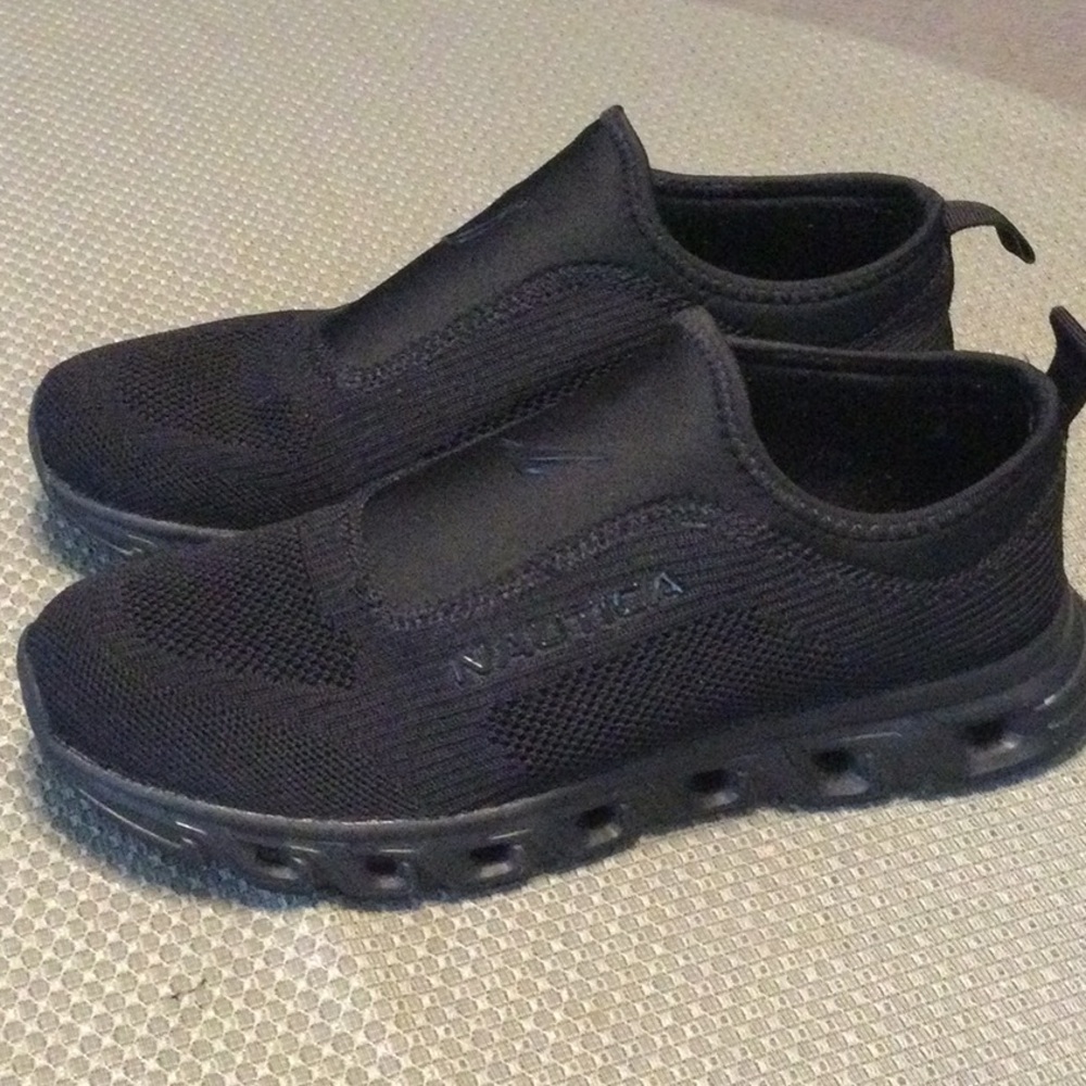Nautica size 8 black textile slip on sneakers for women - Picture 3 of 8